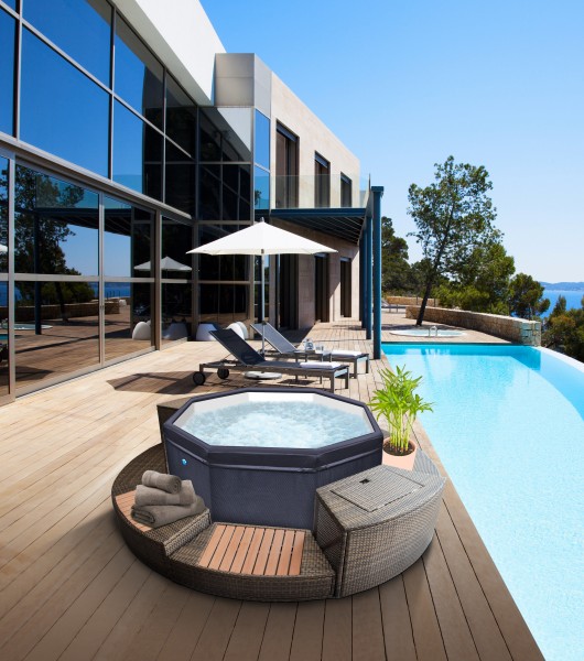 https://www.shop28.de/media/image/55/69/34/Ambiance_bordpiscine_600x600.jpg